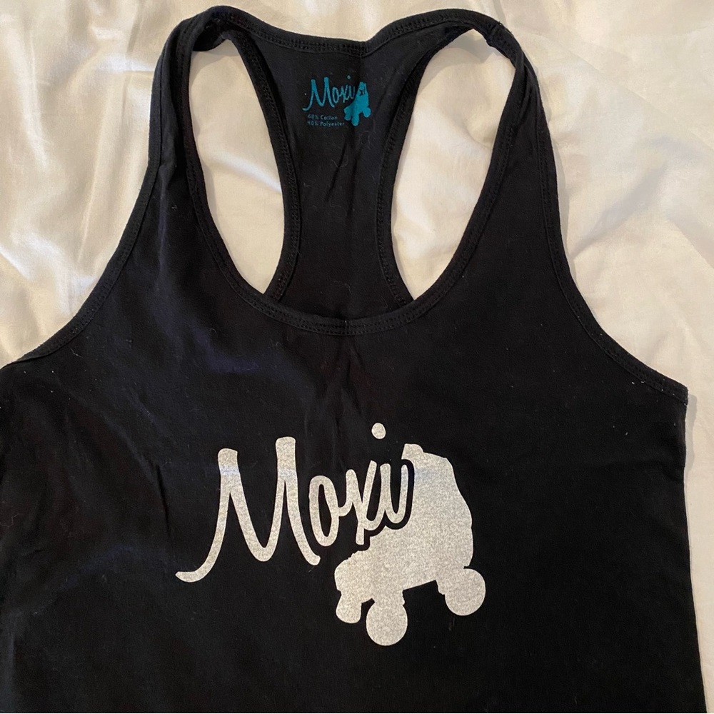 Moxi clothing bundle - Picture 9 of 14